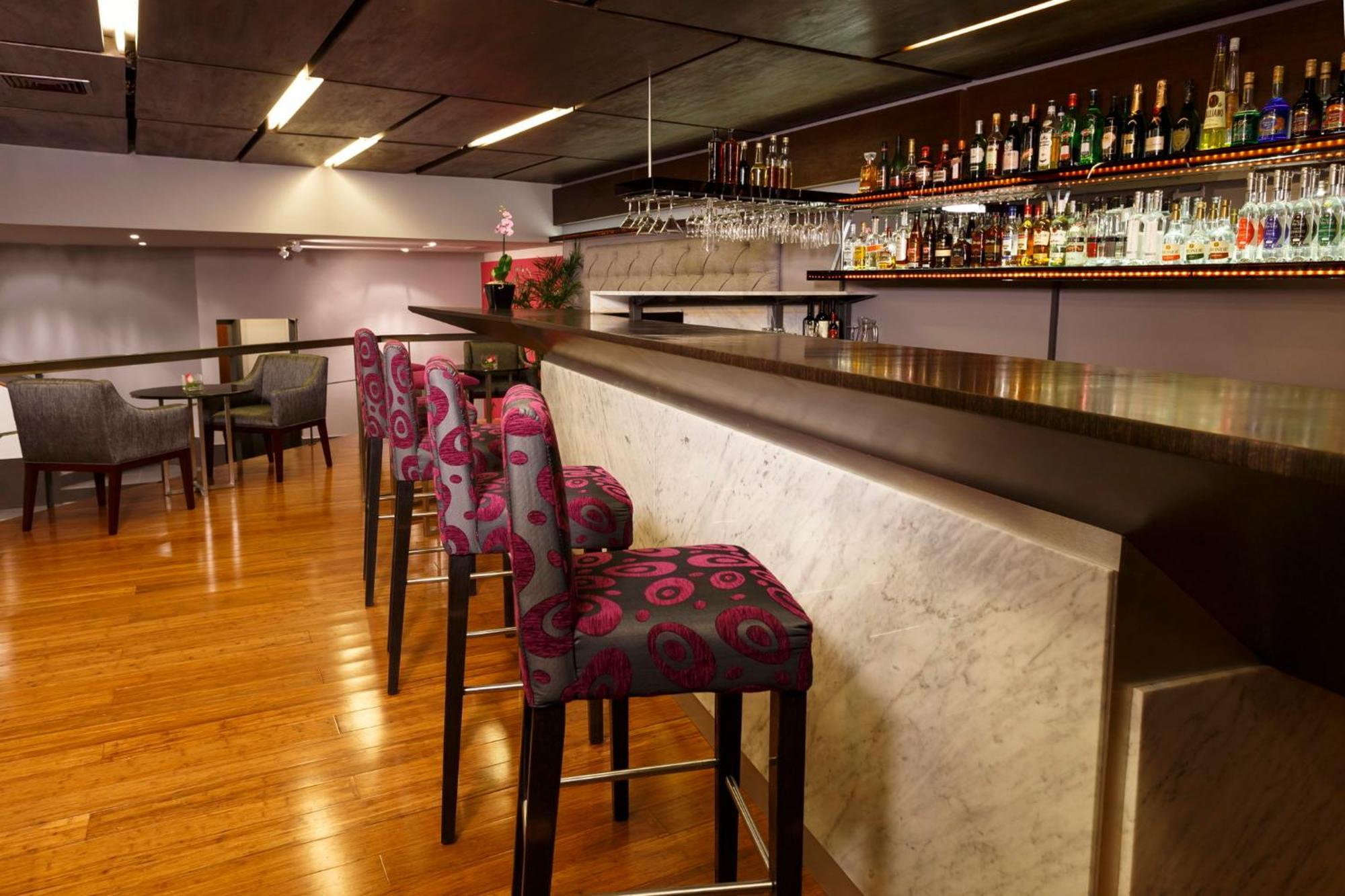 Отель Crowne Plaza Lima By Ihg Экстерьер фото The bar at the lounge