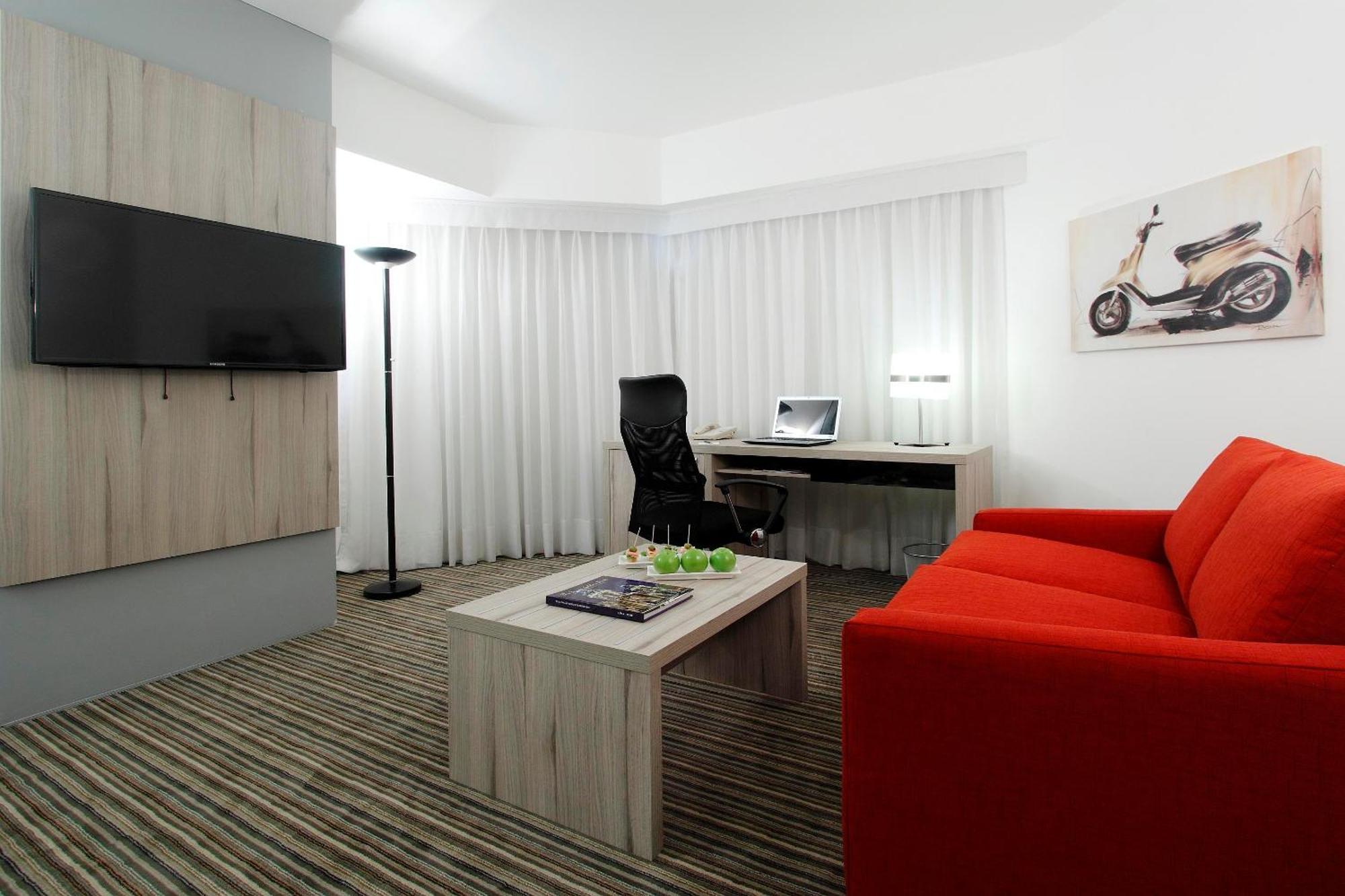 Отель Crowne Plaza Lima By Ihg Экстерьер фото A typical hotel room