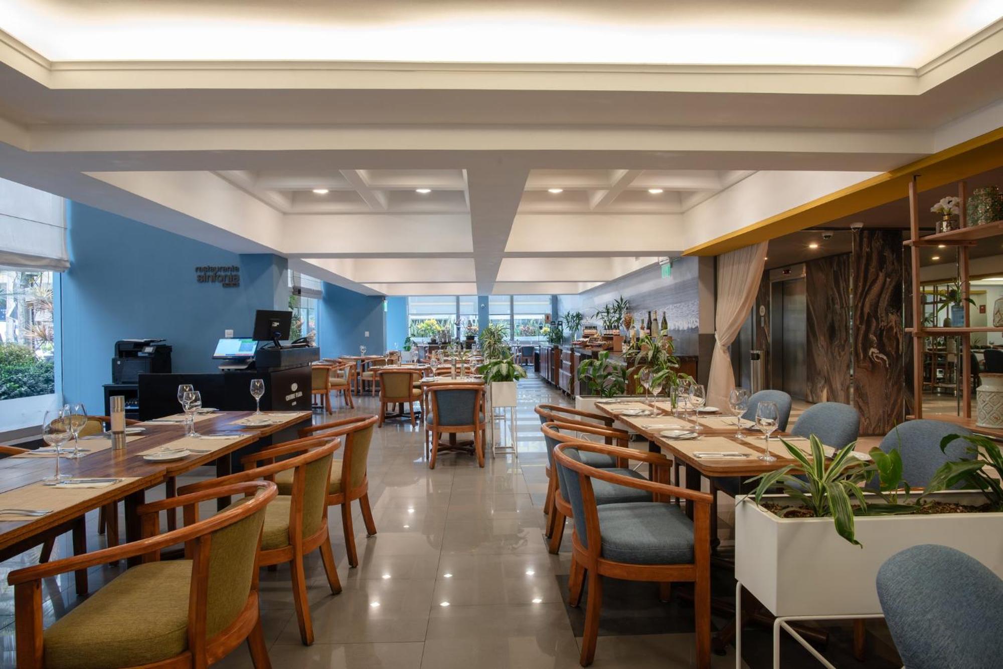 Отель Crowne Plaza Lima By Ihg Экстерьер фото The interior of the restaurant