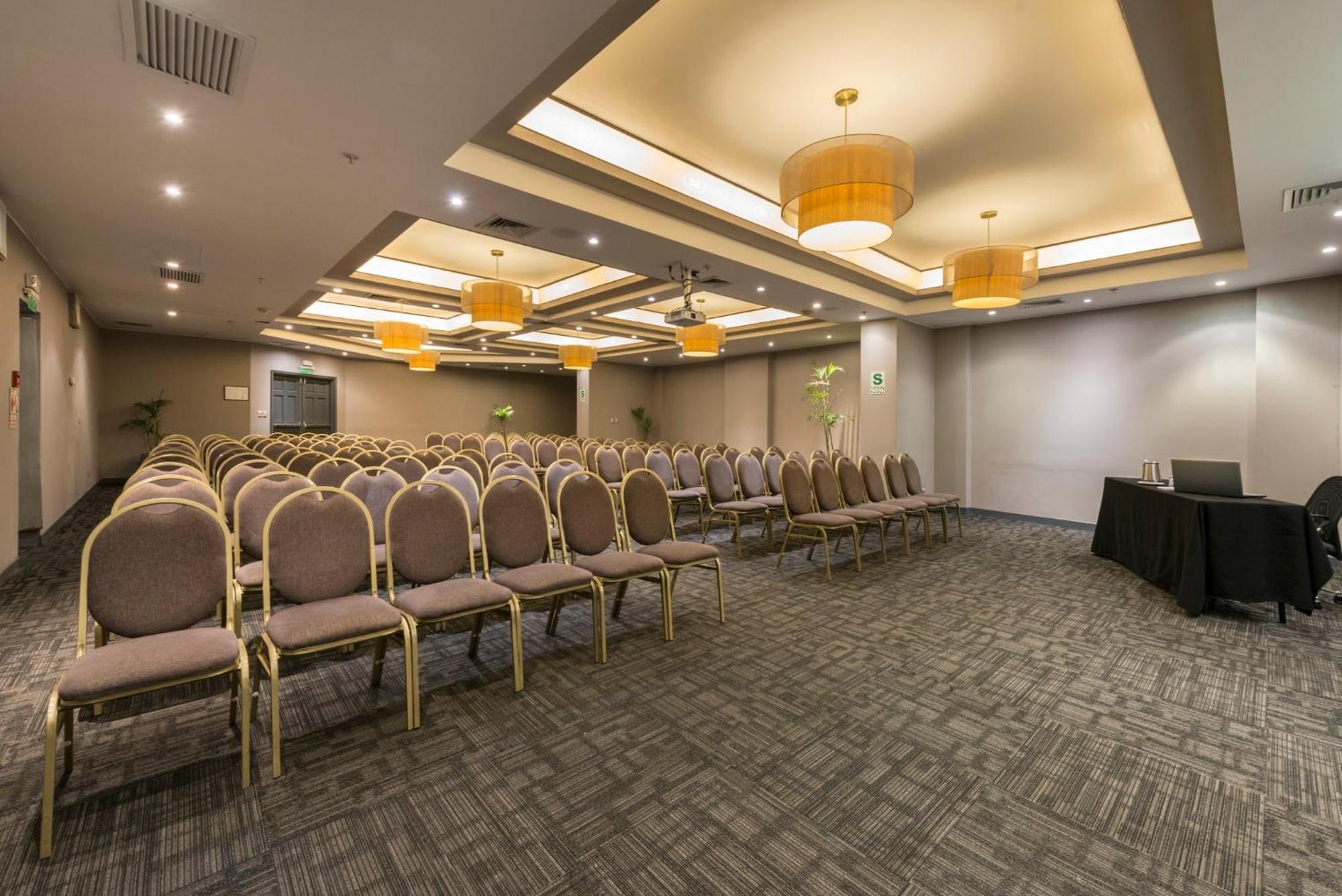 Отель Crowne Plaza Lima By Ihg Экстерьер фото Meeting room