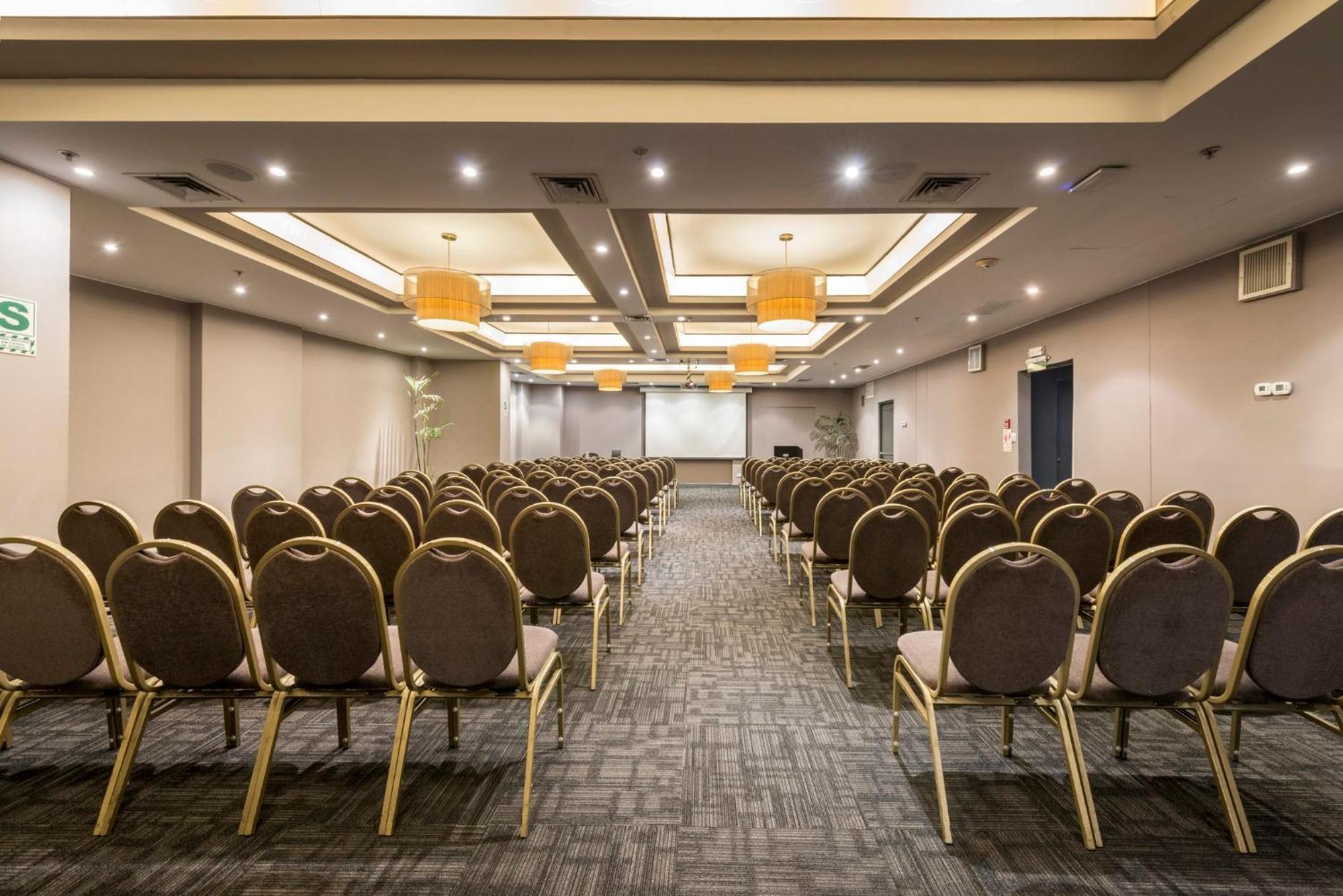 Отель Crowne Plaza Lima By Ihg Экстерьер фото Meeting room